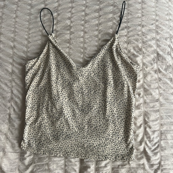 5/$25 Gaze Black and White Patterned Camisole - Picture 1 of 2